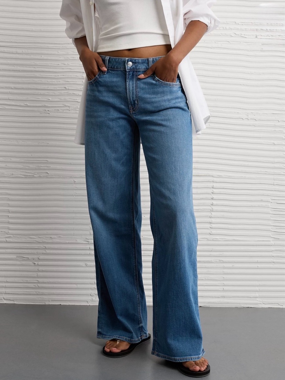 AE Dreamy Drape Stretch Low-Rise Baggy Wide-Leg Jean